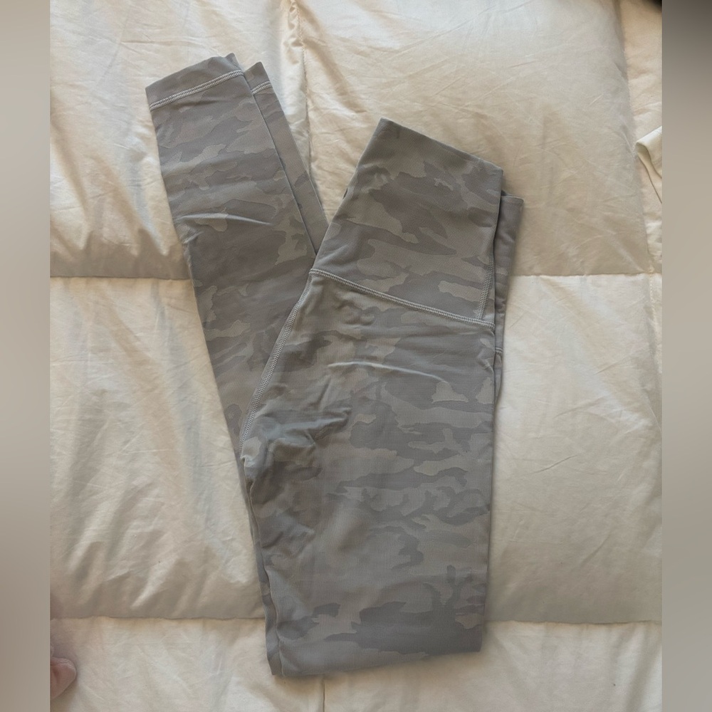 Gray Lululemon Wunder Under Camouflage Leggings (4)